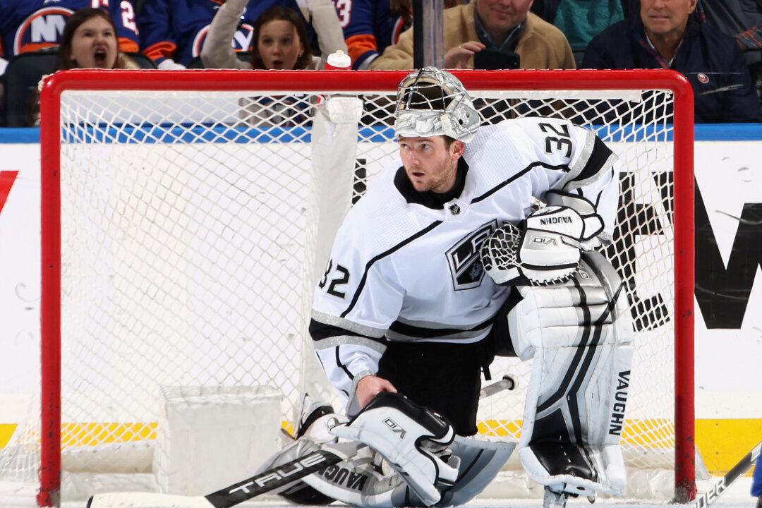 Kings Sending Jonathan Quick to Blue Jackets