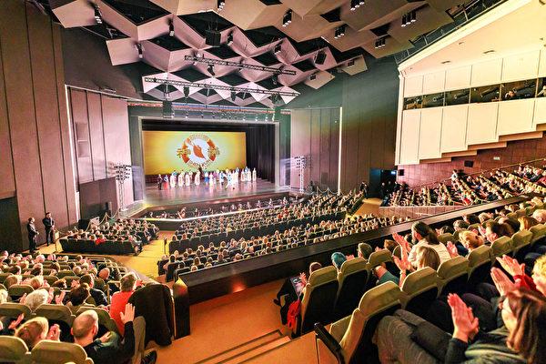 ‘Tremendous Charisma’: Shen Yun Makes New Stop In Poland