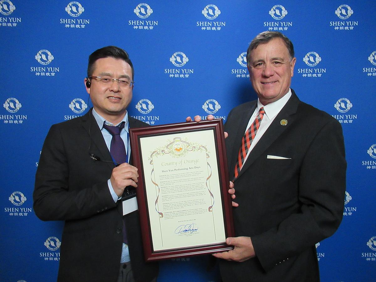 Orange County Chairman Proudly Welcomes Shen Yun and Appreciates Seeing What China ‘Doesn’t Want Us to See’