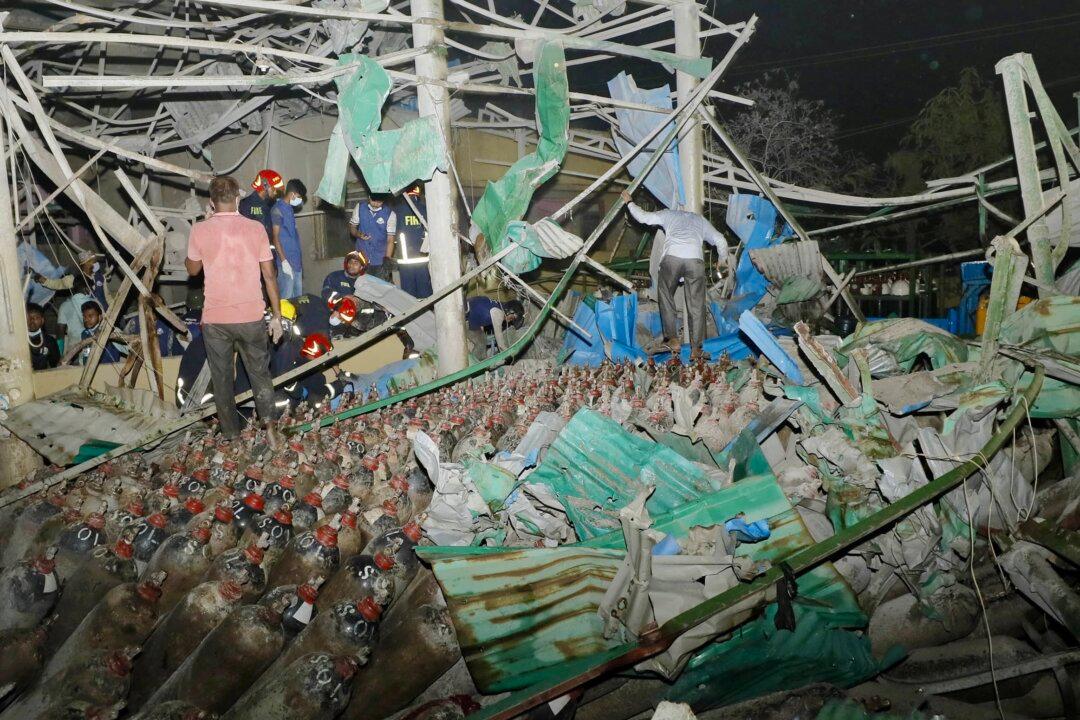 At Least 6 Killed in Blast at Oxygen Plant in Bangladesh