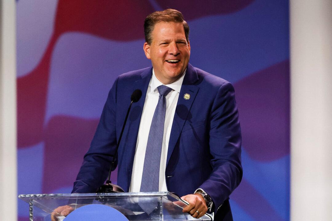 GOP New Hampshire Governor Criticizes Republican Establishment Deep in the Heart of Texas