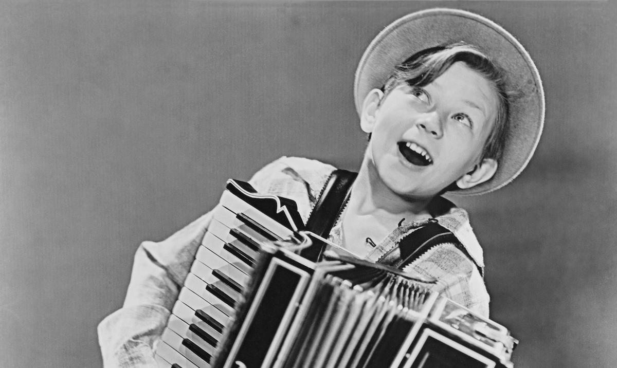 ‘Sing, You Sinners’ from 1938: Three Musical Brothers