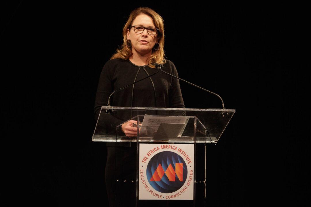 Former Clinton Official Dies After Jet Turbulence Incident