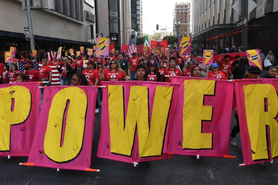 Government Employee Accountability ‘Basically Nonexistent’: Book Review