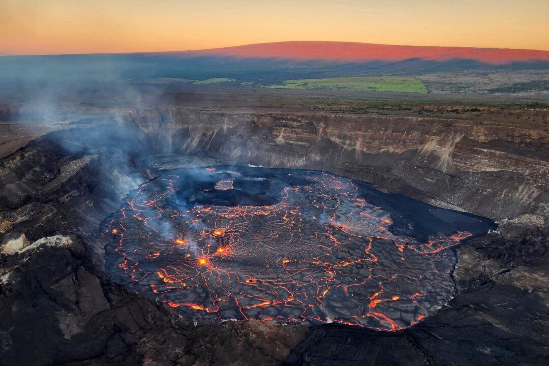 Scientists: Hawaii’s Kilauea Not Erupting, Reversing Warning