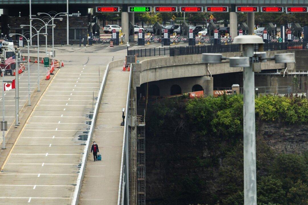 Ontario Mayors Seek Help, Clarity From Ottawa to Support Roxham Road Asylum Seekers