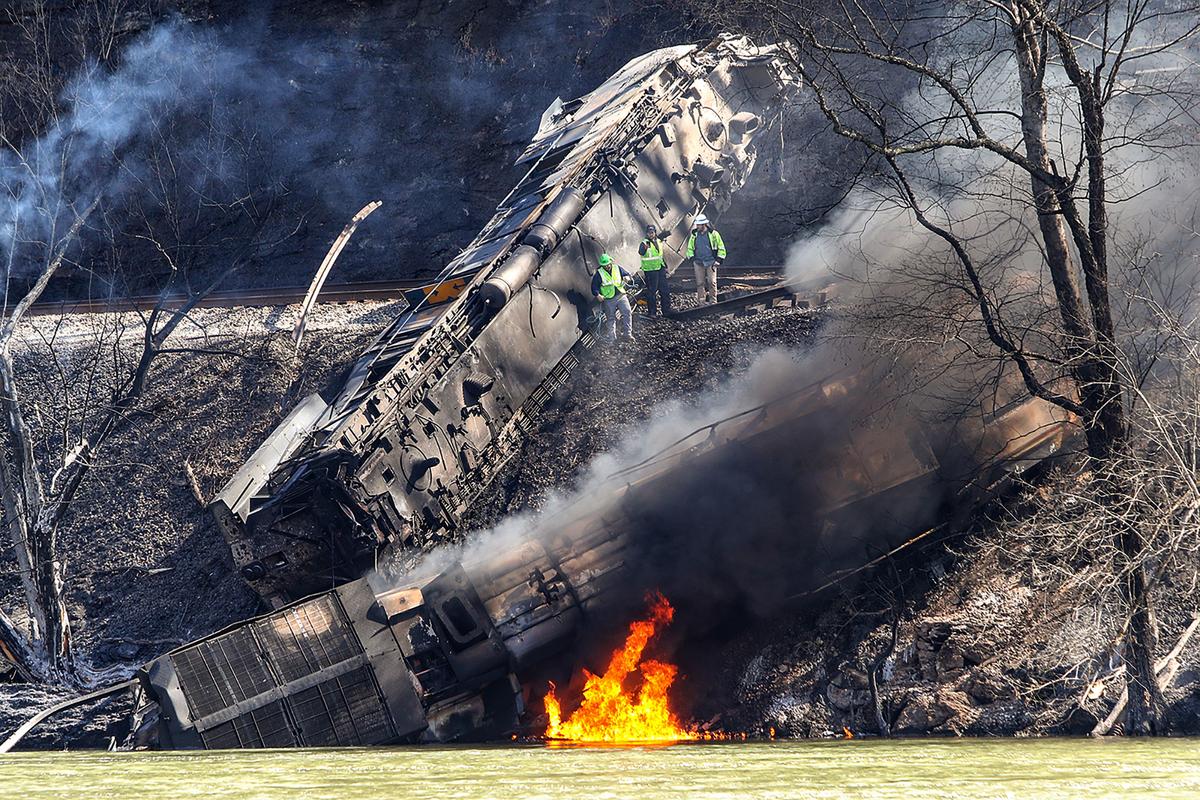 3 Injured in West Virginia Train Derailment That Sent Diesel Fuel, Oil Into River