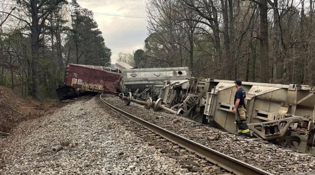 Conservative Groups Urge Republicans to Reject Railway Safety Bill