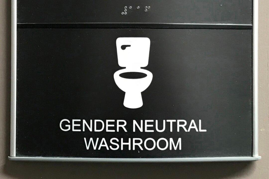 Ottawa School Board Meeting on Transgender Washroom Use Sparks Protest