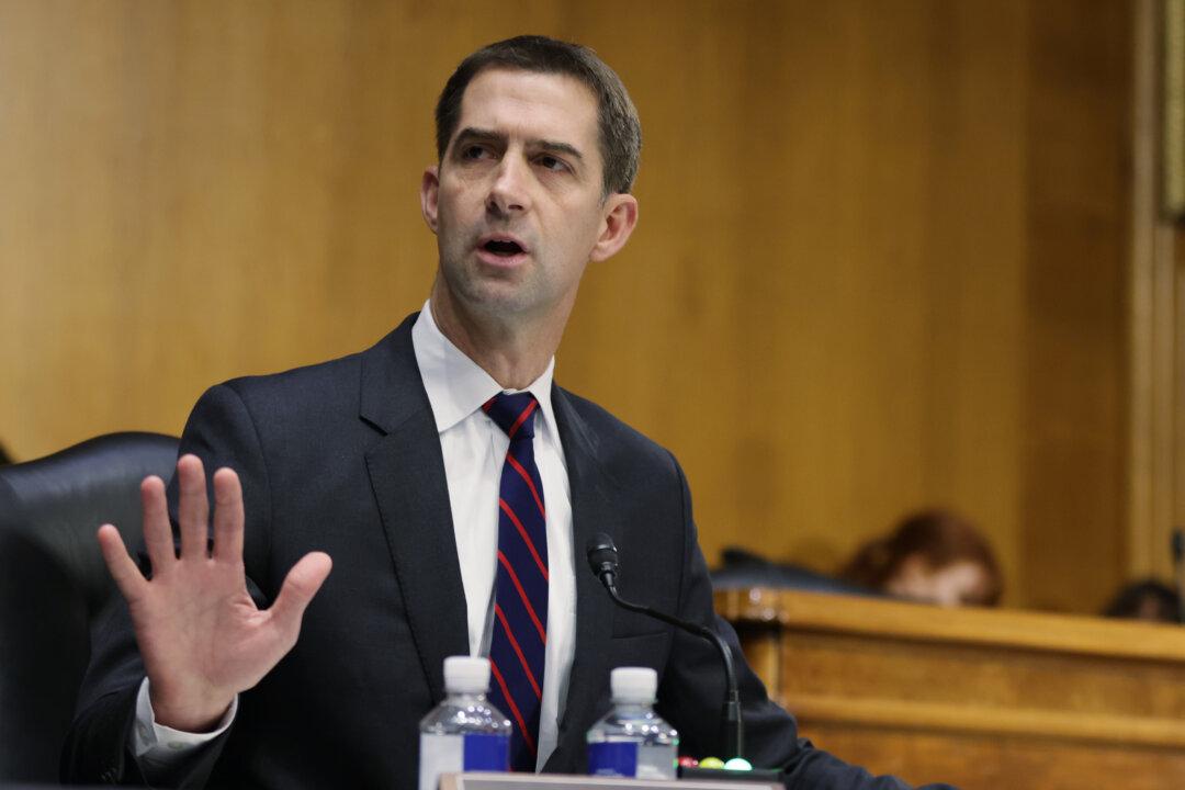 Senator Challenges Secret Service Over Cocaine Found at White House