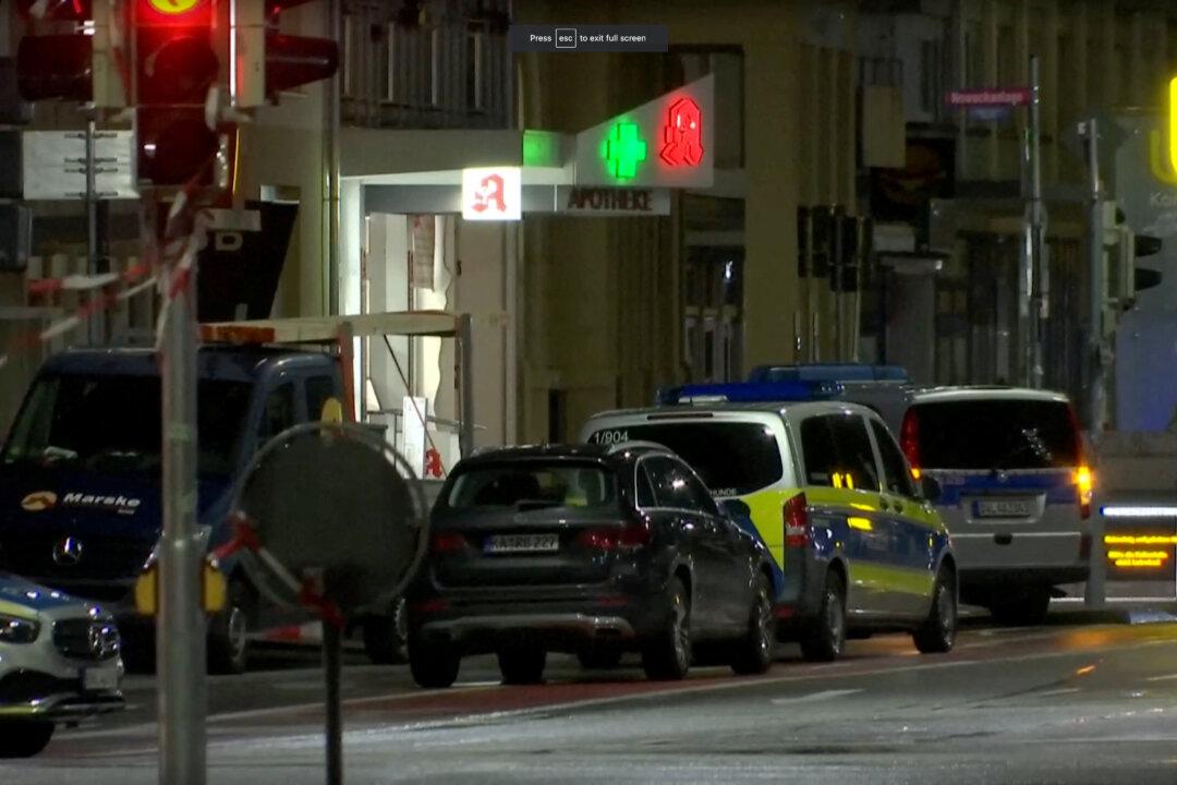 German Police Storm Karlsruhe Pharmacy, Arrest Suspected Hostage-Taker