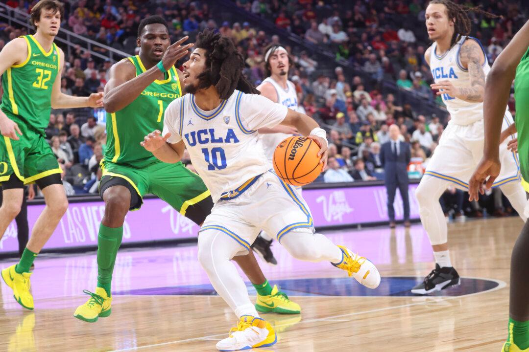 Tyger Campbell Lifts No. 2 UCLA Past Oregon in Pac-12 Semis