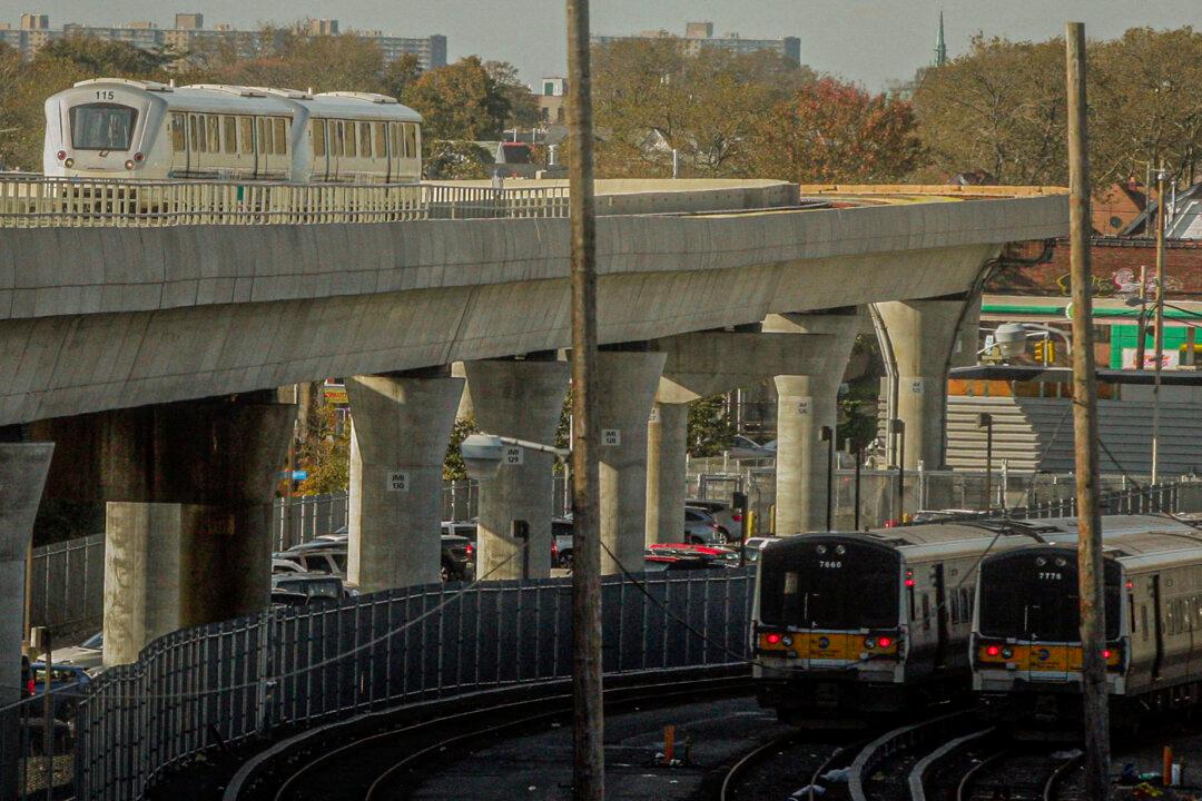 Plans for a NYC Rail Link to LaGuardia Airport Now Abandoned