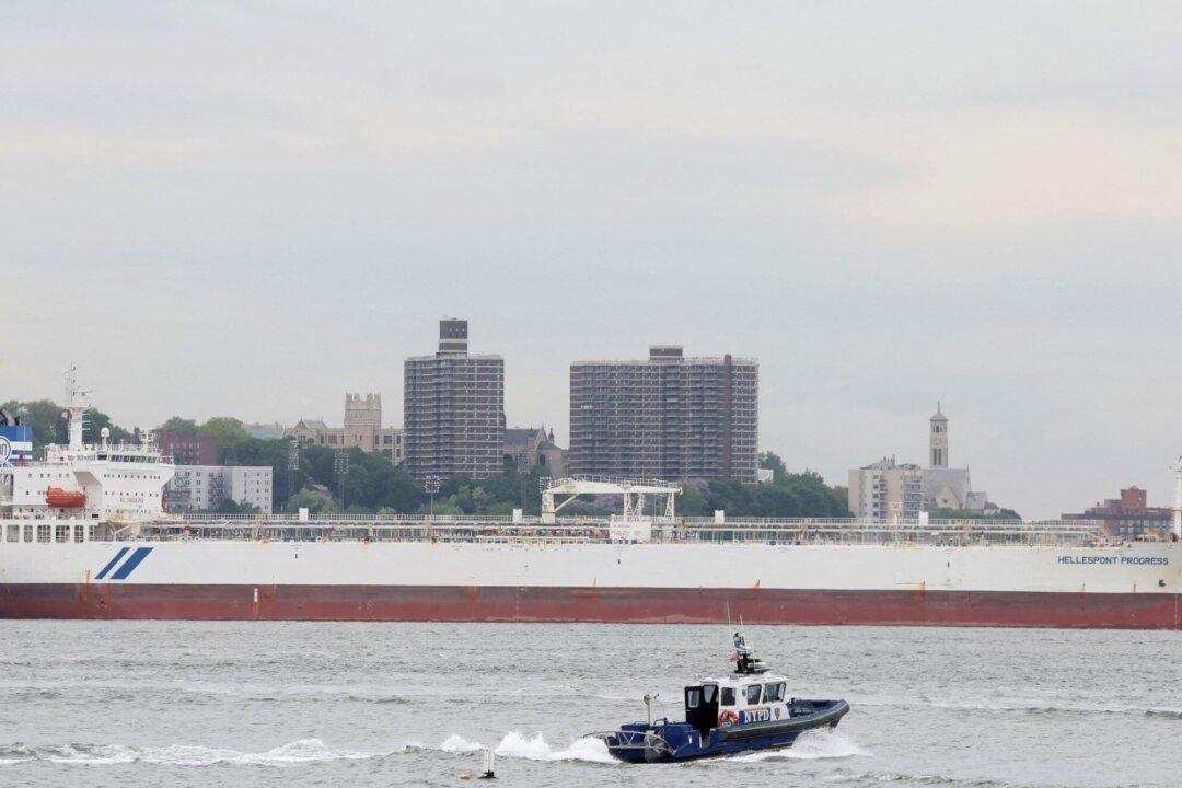 Oil Down After Fed Comments, US Crude Stock Build