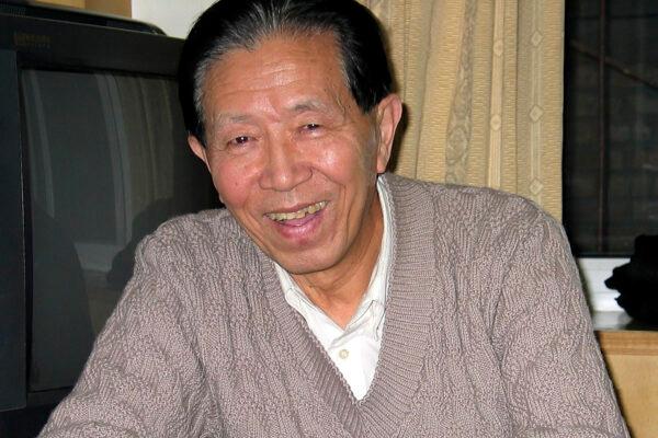 Military surgeon Jiang Yanyong is seen in a hotel room in Beijing on Feb. 9, 2004. (AP Photo)