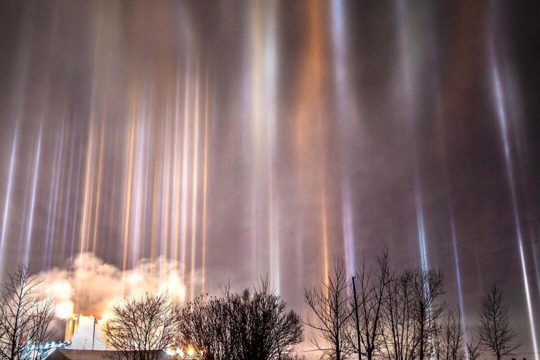 Alberta Storm Chaser Captures Unreal ‘Light Pillars’ Beaming Into Night Sky—But What Are They?