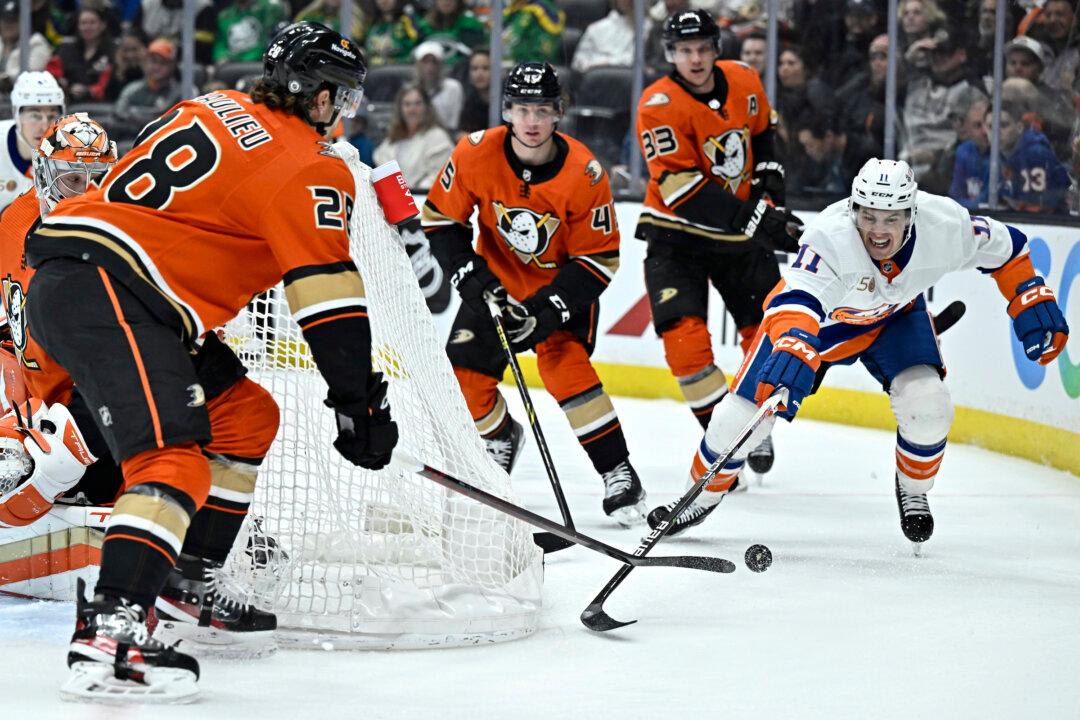 Palmieri, Nelson Lead Islanders’ 6–3 Rout of Anaheim Ducks