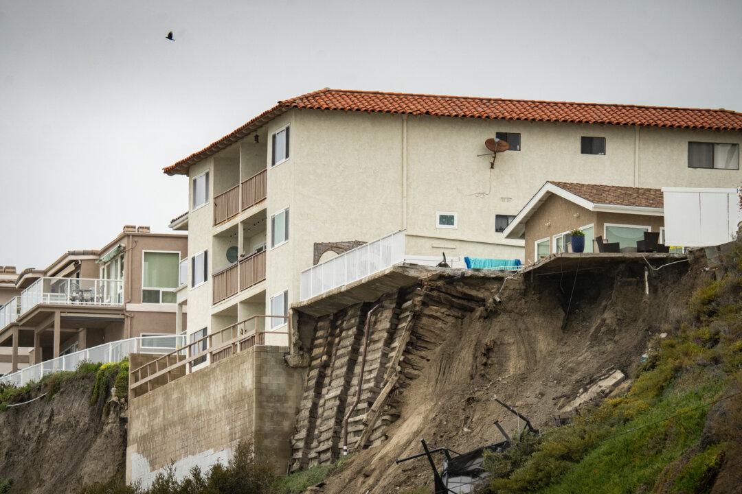 San Clemente Apartment Buildings Remain Off-Limits Following Landslide