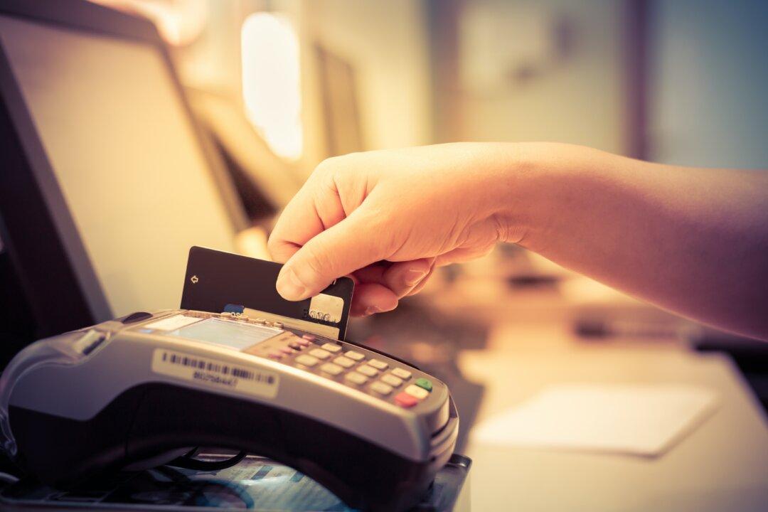 Credit Card Debt Hits $1 Trillion