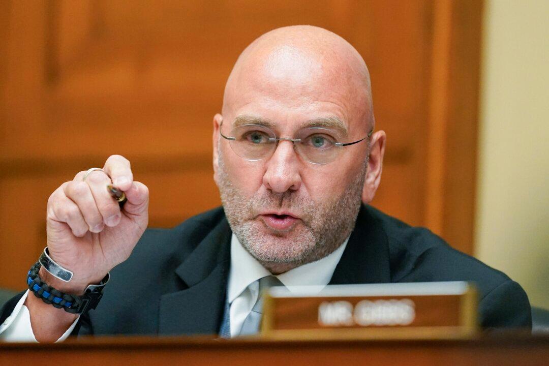 Republican Lawmaker Warns Trump Supporters About Falling Into DOJ Trap