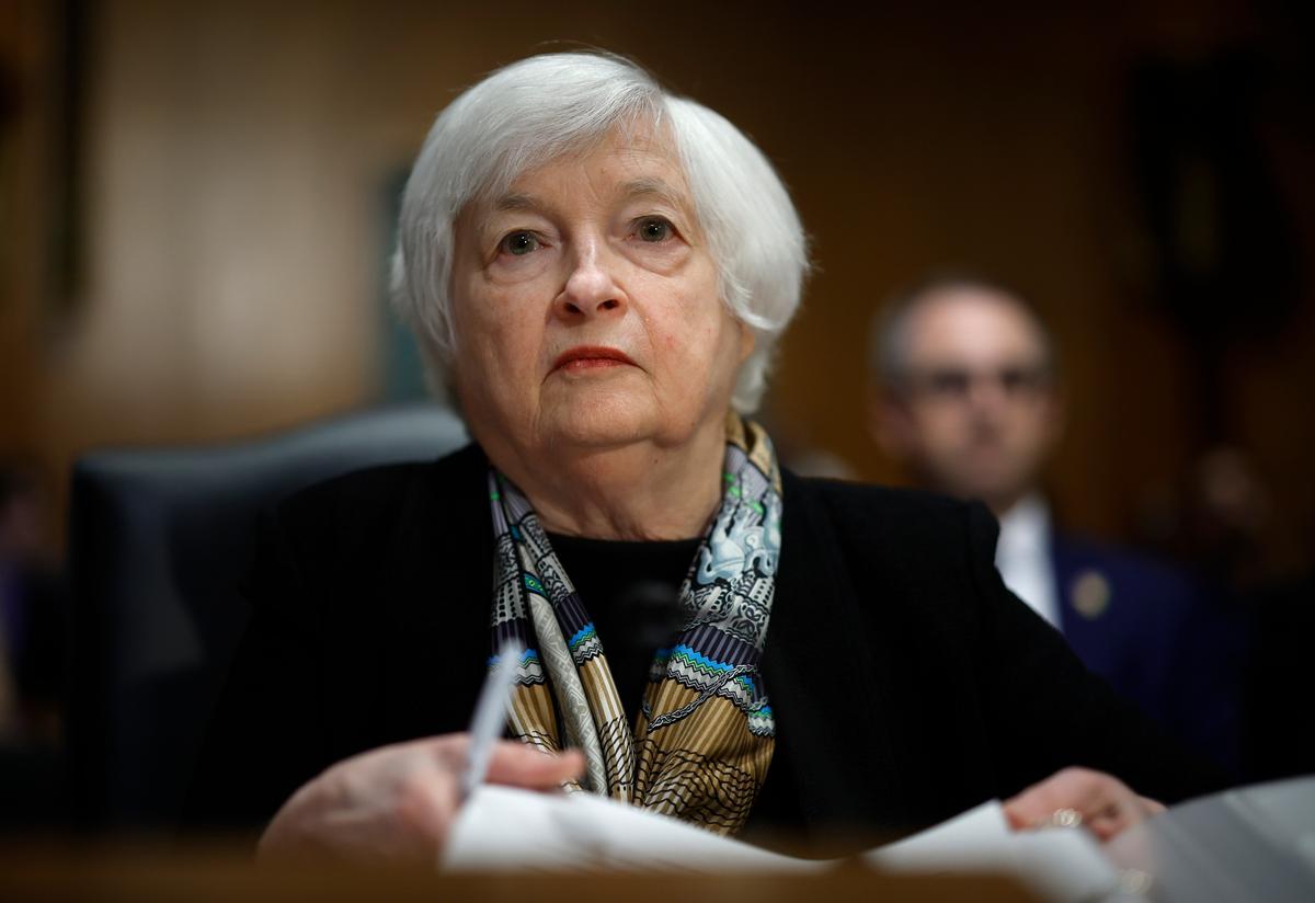 Janet Yellen’s Remarks See First Republic’s Stock Tumbling