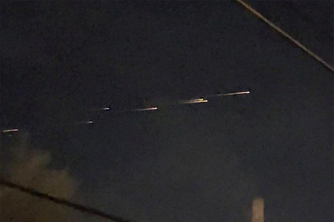 Mysterious Streaks of Light Seen in the Sky Over California