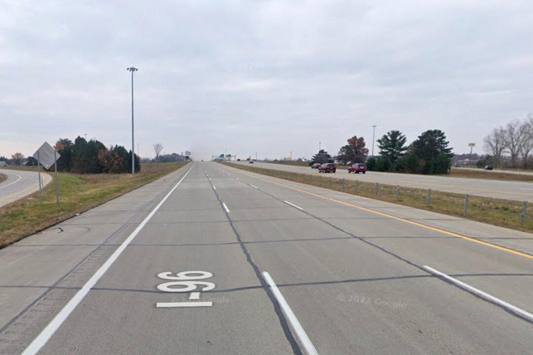 I-96 Reopens in Michigan After 150-Vehicle Pileup; 16 Hurt