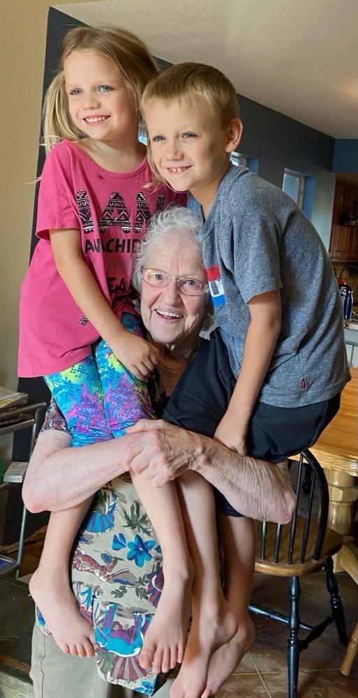 Shirley loves spending time with her greatgrandchildren. (Courtesy of Judy Walters)