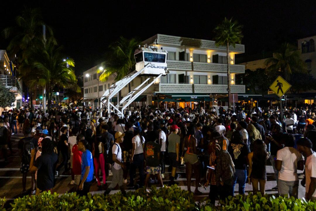 Miami Beach Sets Spring Break Curfew After 2 Fatal Shootings