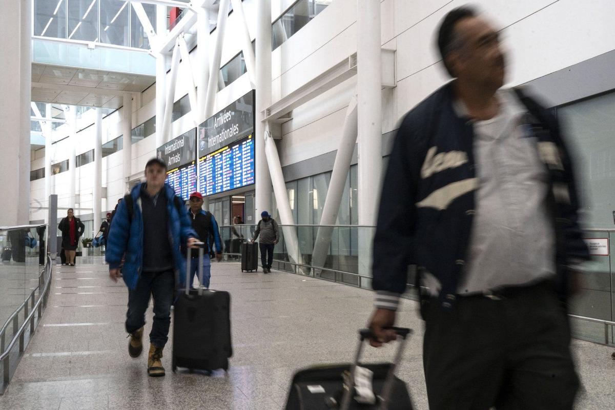 Air Passenger Complaints Triple in One Year to Pass 42,000 as Backlog Grows