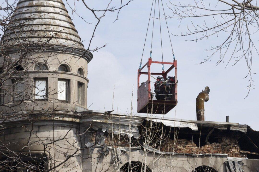 Five Still Missing as Search Continues at Site of Fatal Fire in Old Montreal