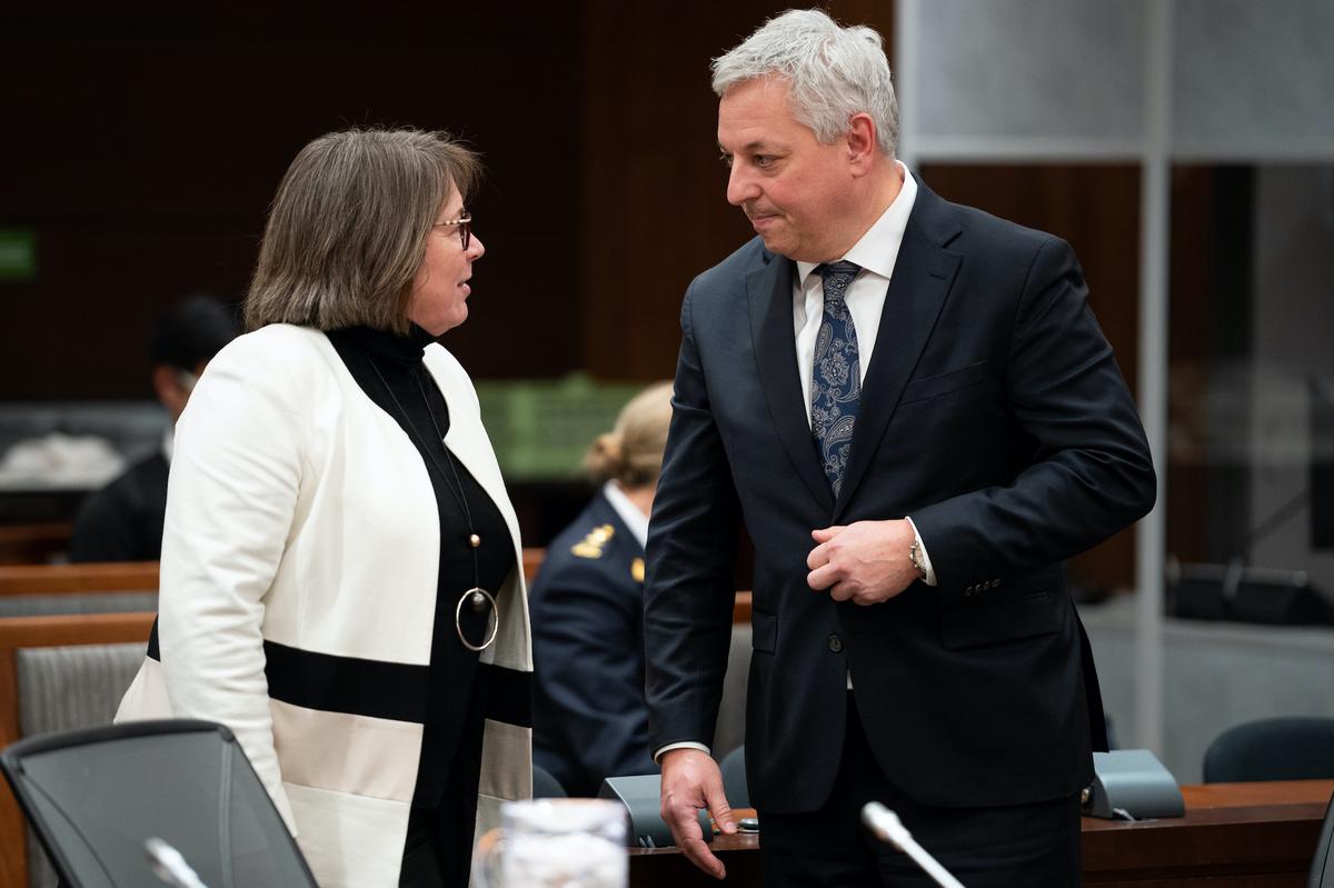 Former Insiders Bemoan Politicization of CSIS, Other Government Agencies