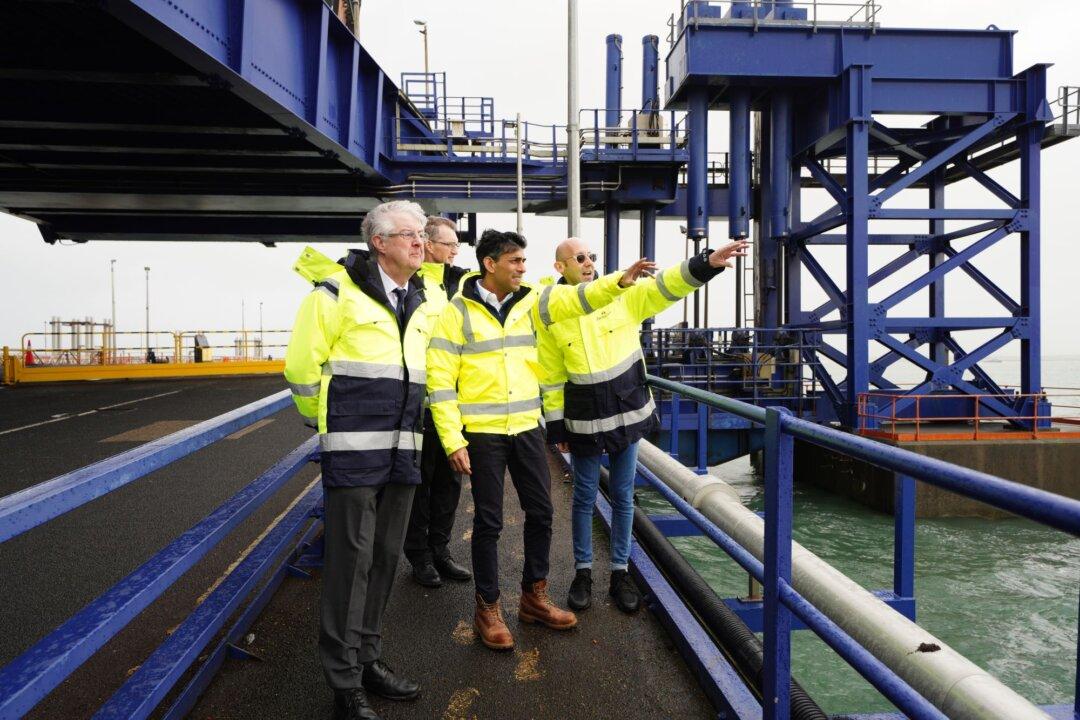 Rishi Sunak Backed by Labour’s Leader in Wales as He Launches 2 Freeports to ‘Turbo Charge’ Economy