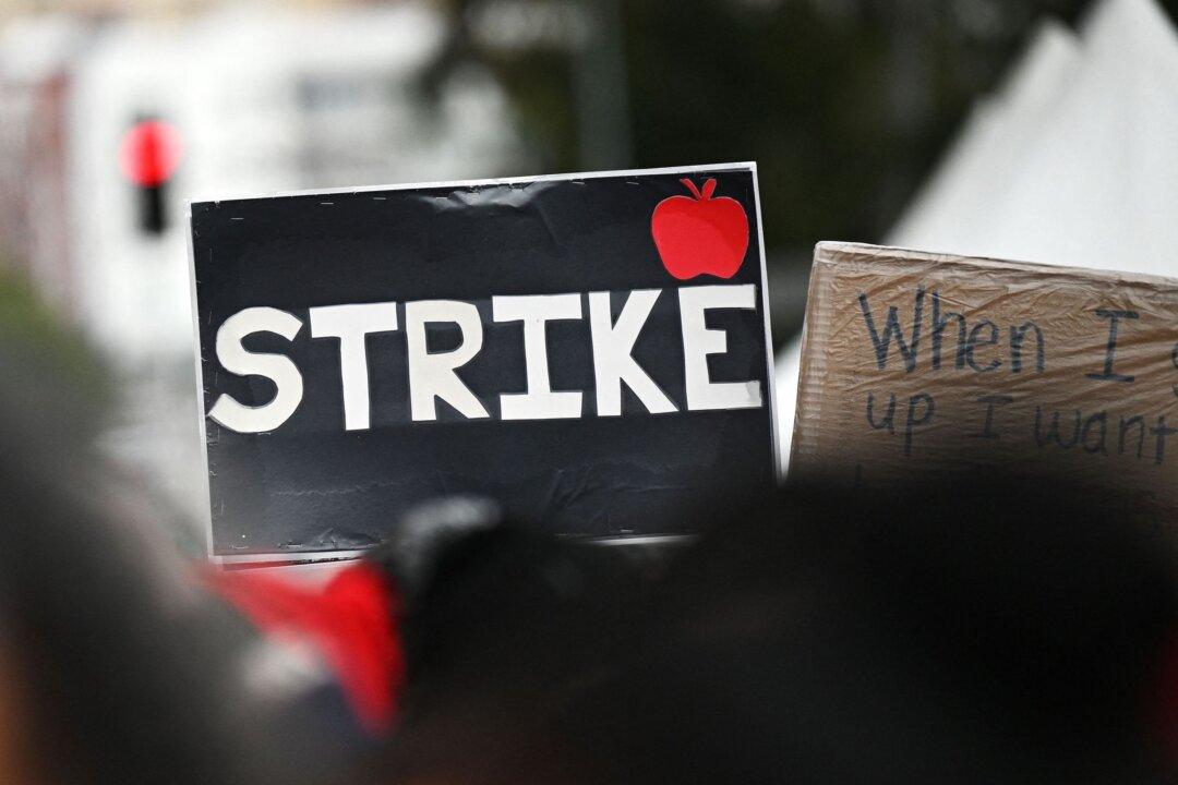 Lawyer, Author Explains How to Use the Constitution to Fight Union Power