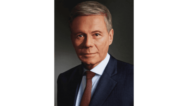 bariton's flawless technique combined with his vastly expressive voice makes him instantly recognizable. Dietrich Fischer-Dieskau at the public presentation of his book “Töne sprechen, Worte klingen” in 1985. (<a href="https://en.wikipedia.org/wiki/Dietrich_Fischer-Dieskau#/media/File:Dietrich_Fischer-Dieskau.jpg">Sonja Ebner-Kohn</a>/<a href="https://creativecommons.org/licenses/by/4.0" target="_blank" rel="noopener">CC BY 4.0</a>)