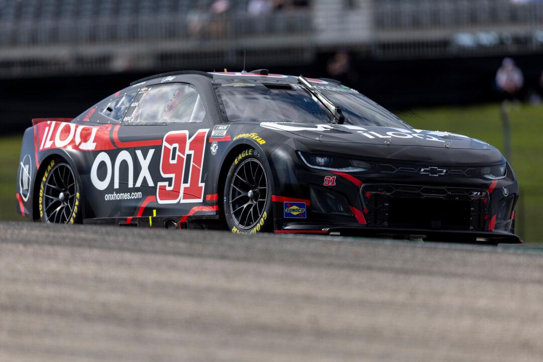 Former F1 Champs Raikkonen and Button Race NASCAR at COTA
