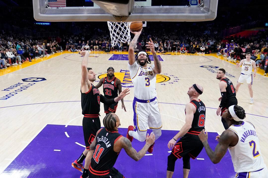 Bulls Spoil LeBron’s Return With 118–108 Win Over Lakers