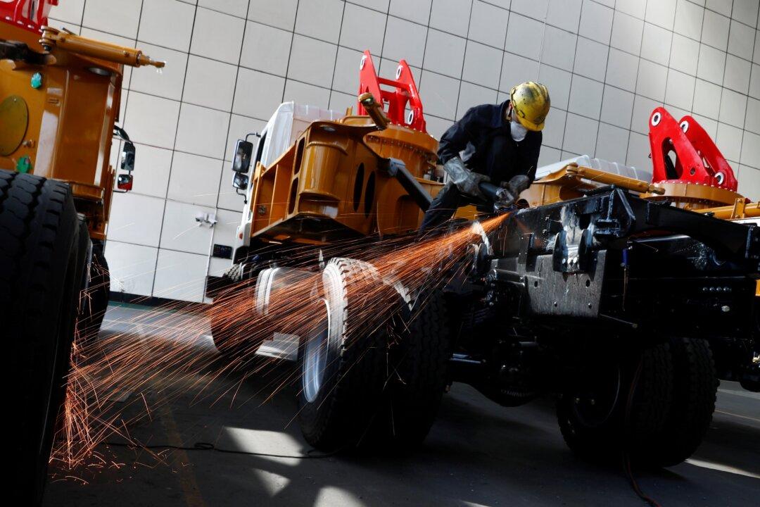 China’s Industrial Profits Slump Deepens on Soft Demand, High Costs