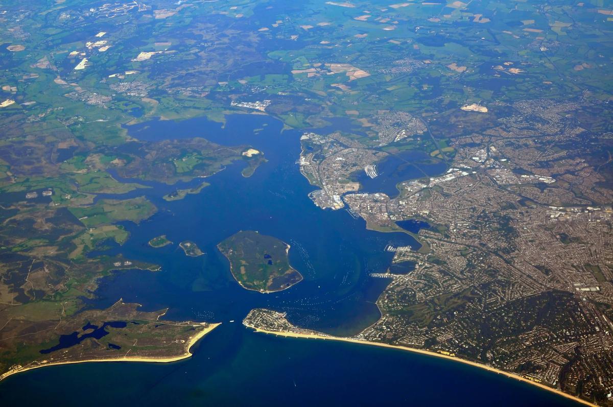 Public Urged to Avoid Poole Harbour After Oil Leak Causes Major Incident