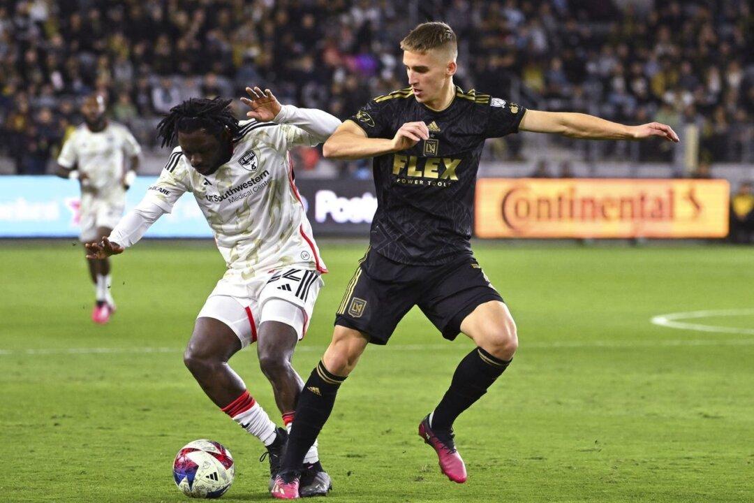 Denis Bouanga lifts LAFC over FC Dallas