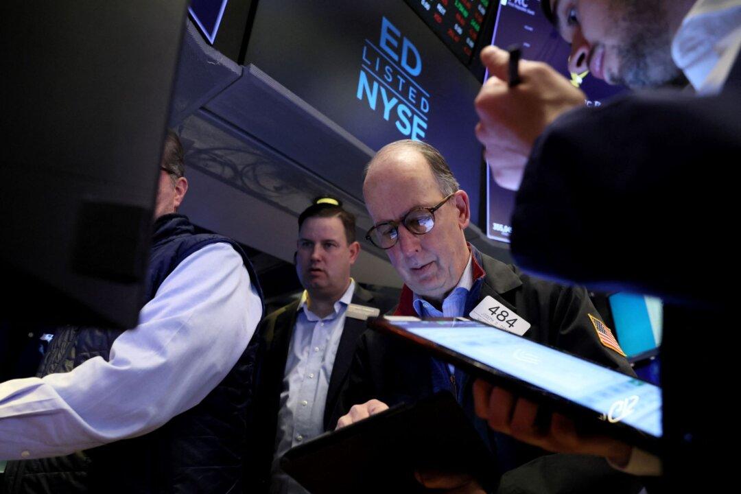 Wall Street Muted at Open After Recent Bounce; Banks in Focus