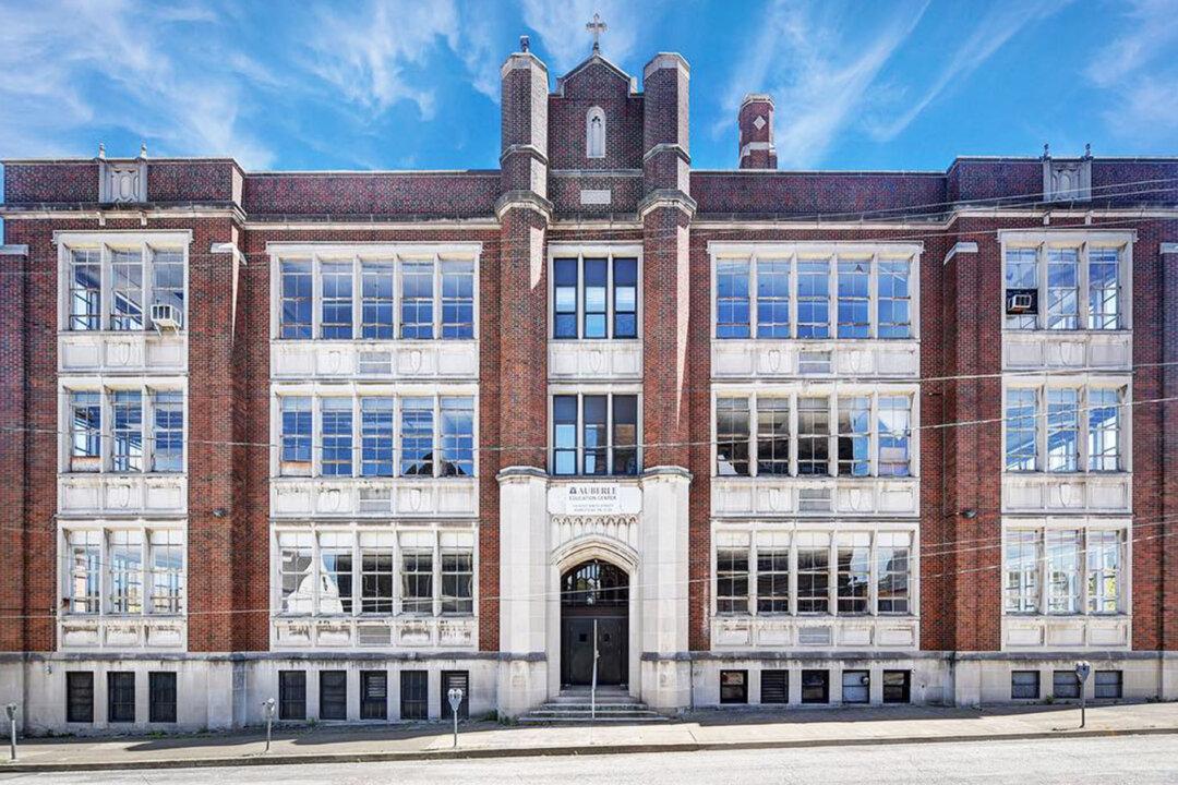 3 Men Buy Abandoned High School and Turn It Into Luxury Apartments—Here’s How It Looks Now