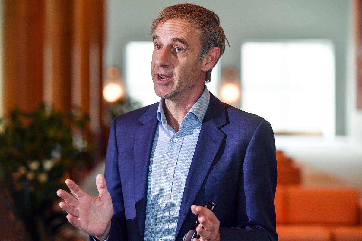 Greens Senator Calls Out Climate Group on Emissions Reduction Negotiations