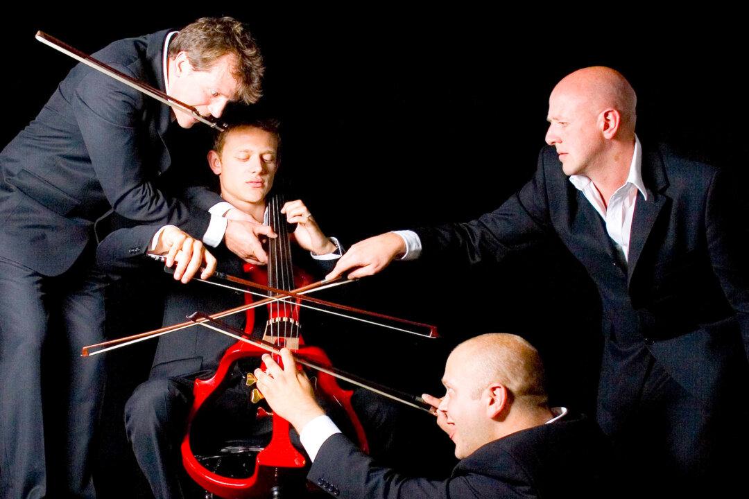 4 Cellists Perform an Amazing Classical Piece on Just One Cello, Here’s How It Sounds
