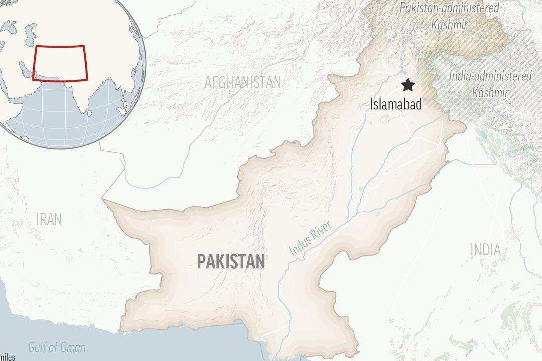 Suicide Car Bomber Hits Checkpoint in Northwest Pakistan, Killing 4 in 2nd Attack in as Many Days