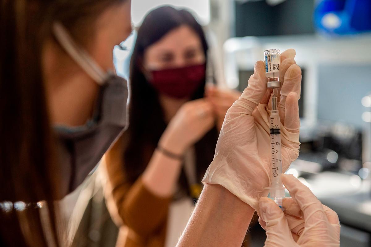 Researcher and Professor Criticize COVID-19 Vaccine Trials at National Citizen’s Inquiry