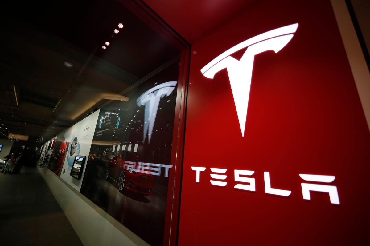 Federal Agency Opens Investigation Into Tesla Remote Driving Function
