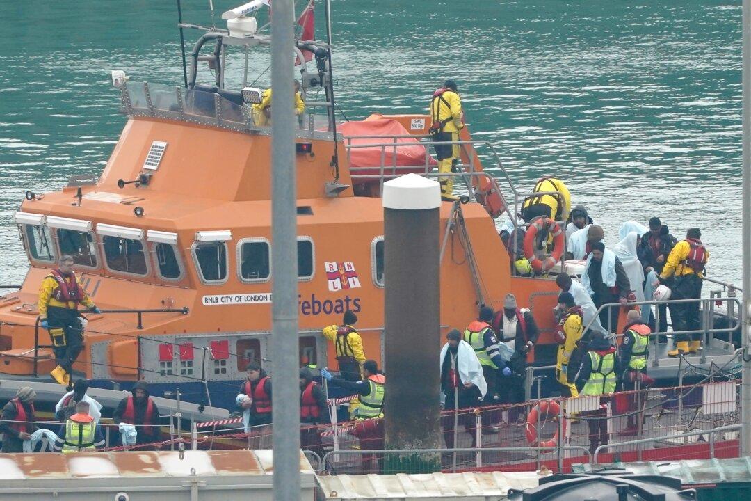 Illegal Immigration via Small Boats Down 17 Percent in First Quarter: Analysis