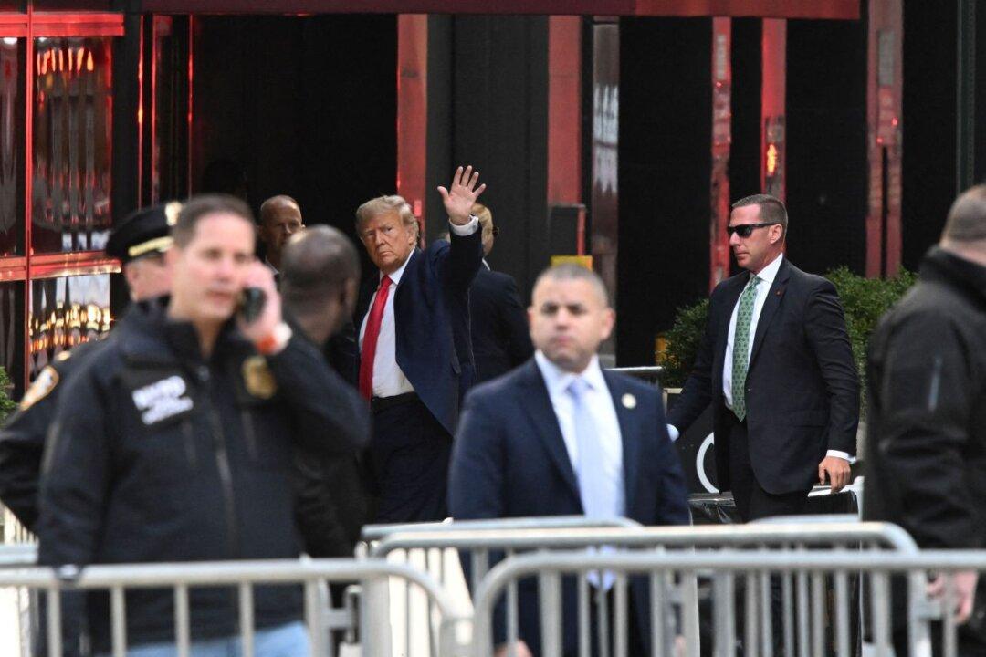 Trump Arrives in New York City Ahead of Tuesday’s Arraignment
