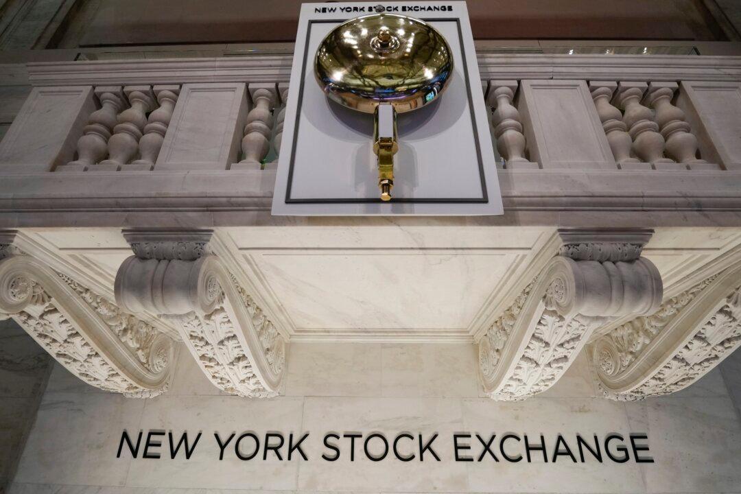 Stocks End Mixed as Jump in Oil Prices Fans Inflation Fears